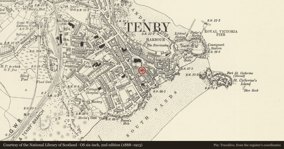 Ordnance Survey six-inch map, 2nd edition (1888–1913) covering the location of Puffin Cottage, Tenby, Pembrokeshire, with a pin at the register's coordinates