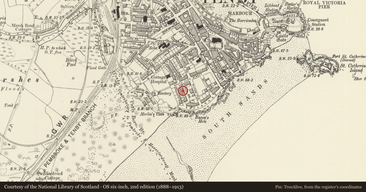 Ordnance Survey six-inch map, 2nd edition (1888–1913) covering the location of 32 Victoria Street, Tenby, Pembrokeshire, with a pin at the register's coordinates
