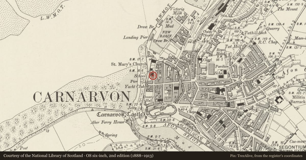 Ordnance Survey six-inch map, 2nd edition (1888–1913) covering the location of Haulfre, Caernarfon, Gwynedd, with a pin at the register's coordinates