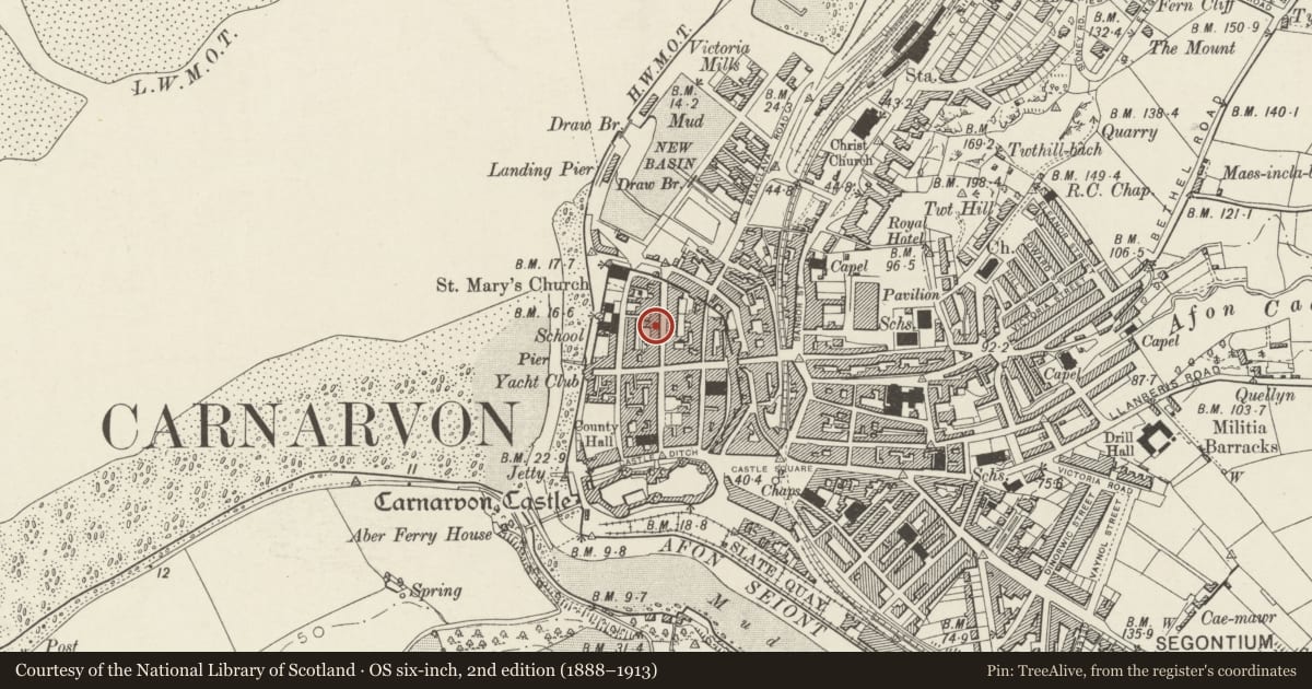 Ordnance Survey six-inch map, 2nd edition (1888–1913) covering the location of 11 Market Street, including railings and steps, Caernarfon, Gwynedd, with a pin at the register's coordinates