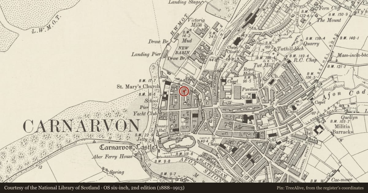 Ordnance Survey six-inch map, 2nd edition (1888–1913) covering the location of 20 Market Street, Caernarfon, Gwynedd, with a pin at the register's coordinates