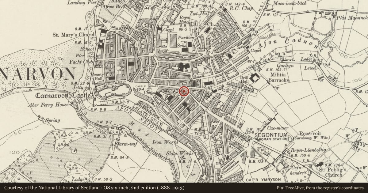 Ordnance Survey six-inch map, 2nd edition (1888–1913) covering the location of 44 Pool Street, Caernarfon, Gwynedd, with a pin at the register's coordinates