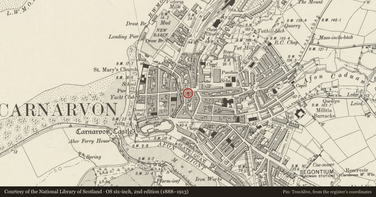 Ordnance Survey six-inch map, 2nd edition (1888–1913) covering the location of 10 Eastgate Street, Caernarfon, Gwynedd, with a pin at the register's coordinates