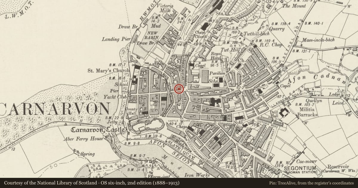 Ordnance Survey six-inch map, 2nd edition (1888–1913) covering the location of Lloyds TSB Bank, including Lloyds Bank Chambers, Caernarfon, Gwynedd, with a pin at the register's coordinates