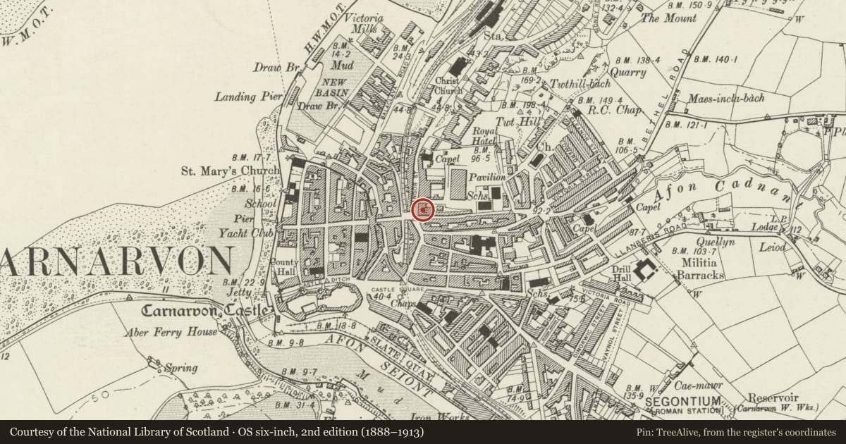 Ordnance Survey six-inch map, 2nd edition (1888–1913) covering the location of 4 Bangor Street, Caernarfon, Gwynedd, with a pin at the register's coordinates