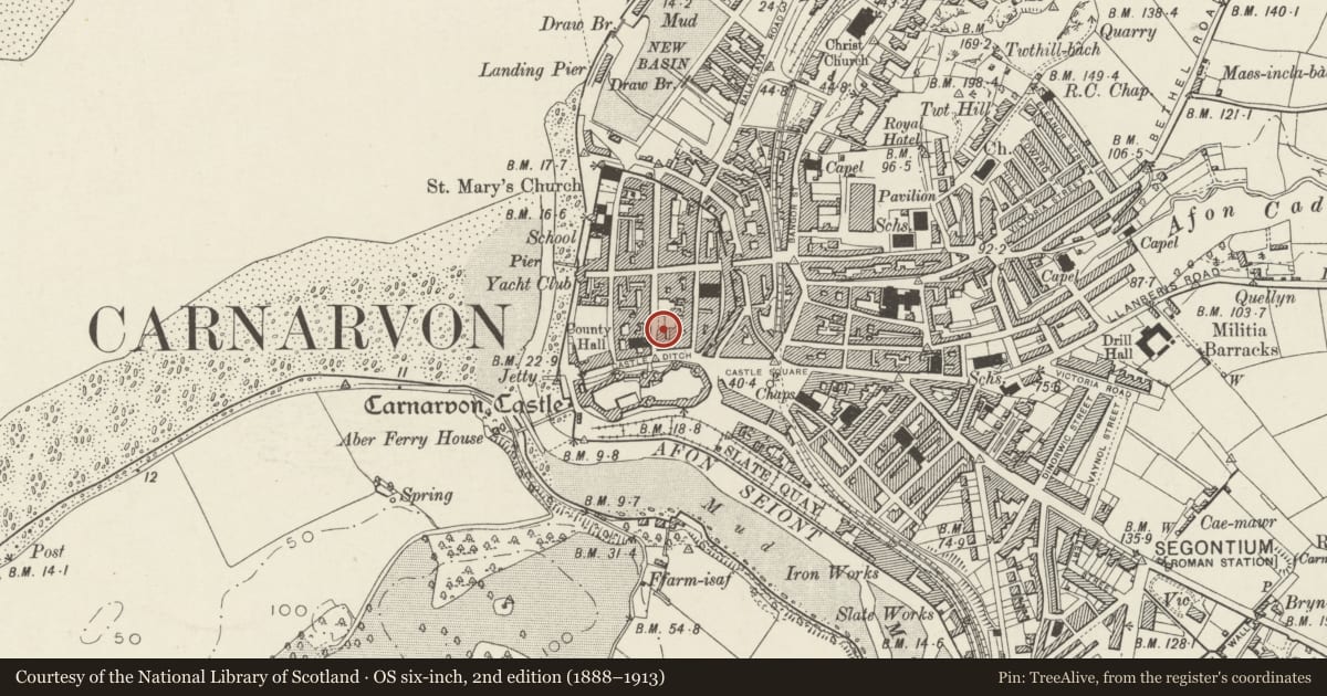 Ordnance Survey six-inch map, 2nd edition (1888–1913) covering the location of 11 Castle Street, Caernarfon, Gwynedd, with a pin at the register's coordinates