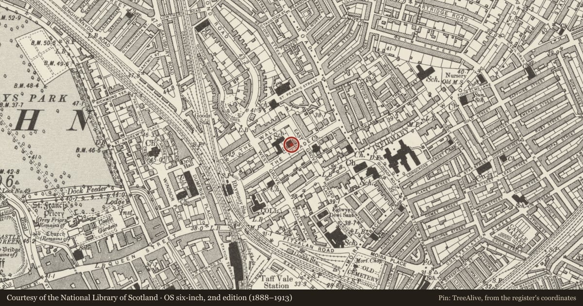 Ordnance Survey six-inch map, 2nd edition (1888–1913) covering the location of 28 The Parade, Roath, Cardiff, with a pin at the register's coordinates