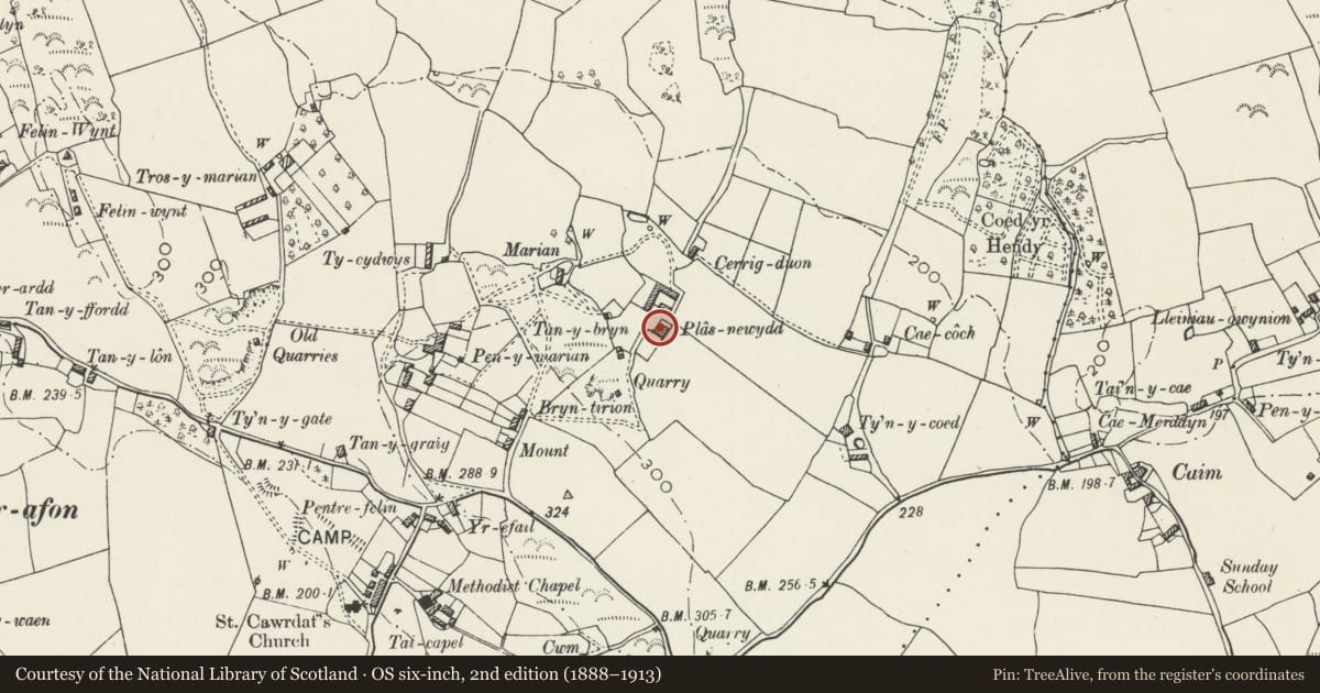 Ordnance Survey six-inch map, 2nd edition (1888–1913) covering the location of Plas Newydd, Llangoed, Isle of Anglesey, with a pin at the register's coordinates
