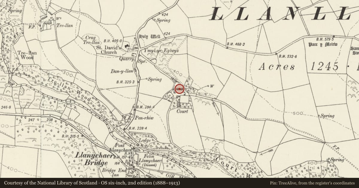 Ordnance Survey six-inch map, 2nd edition (1888–1913) covering the location of Cowhouse and stable range at Court/Cwrt, Cwm Gwaun, Pembrokeshire, with a pin at the register's coordinates