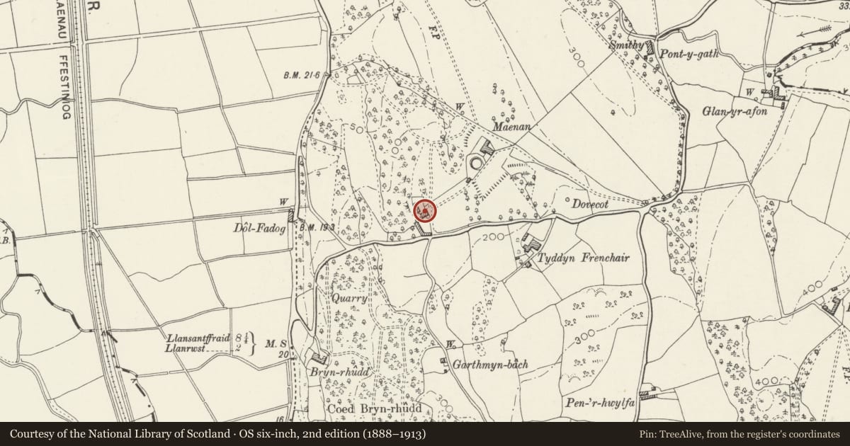 Ordnance Survey six-inch map, 2nd edition (1888–1913) covering the location of Barn to the SW of Maenan Hall, Llanddoged and Maenan, Conwy, with a pin at the register's coordinates