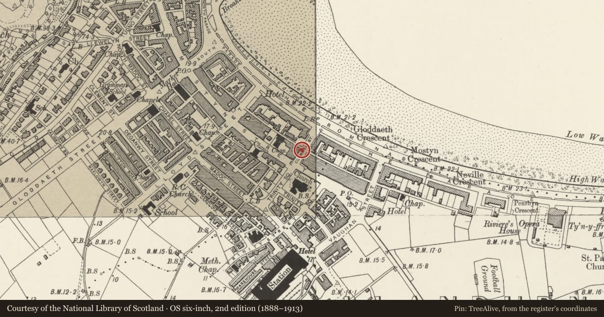 Ordnance Survey six-inch map, 2nd edition (1888–1913) covering the location of Lamp Standard, Llandudno, Conwy, with a pin at the register's coordinates