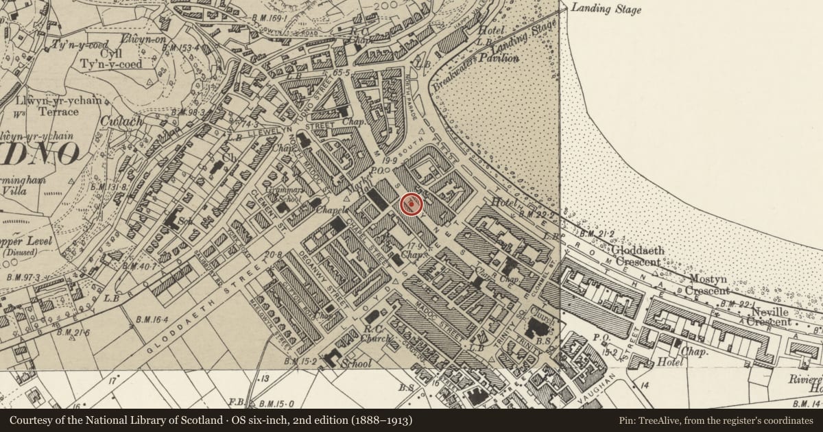 Ordnance Survey six-inch map, 2nd edition (1888–1913) covering the location of Group of 12 Lamp Standards, Llandudno, Conwy, with a pin at the register's coordinates