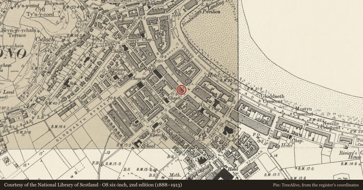 Ordnance Survey six-inch map, 2nd edition (1888–1913) covering the location of Plumes PH, Llandudno, Conwy, with a pin at the register's coordinates