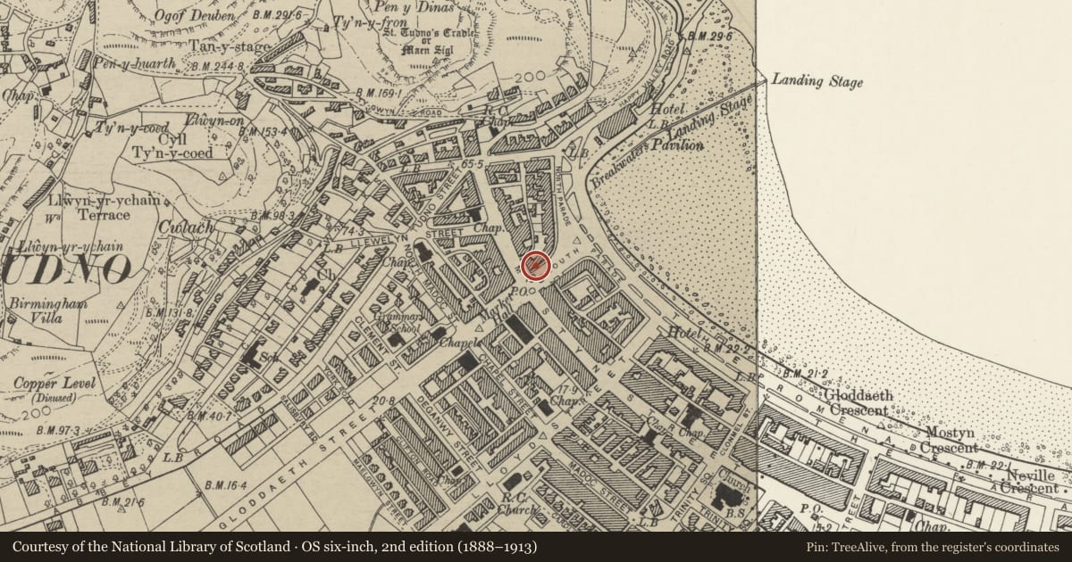 Ordnance Survey six-inch map, 2nd edition (1888–1913) covering the location of 1 North Parade, Llandudno, Conwy, with a pin at the register's coordinates