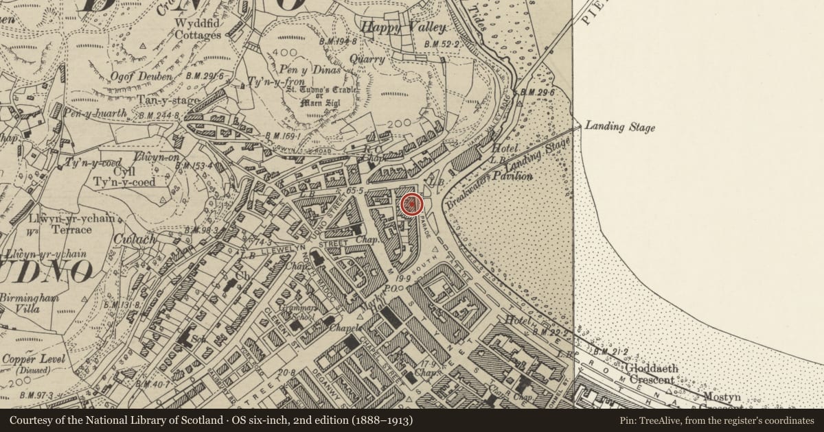 Ordnance Survey six-inch map, 2nd edition (1888–1913) covering the location of Osborne House, including forecourt wall & piers, Llandudno, Conwy, with a pin at the register's coordinates