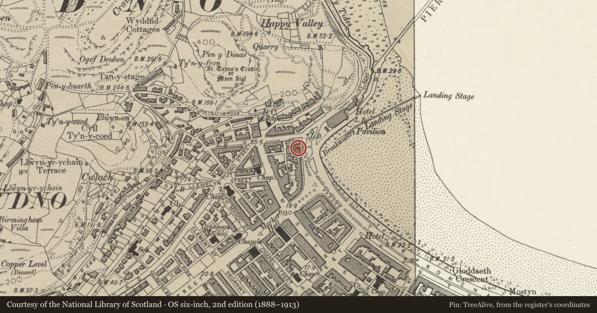 Ordnance Survey six-inch map, 2nd edition (1888–1913) covering the location of Bay Court Hotel, Llandudno, Conwy, with a pin at the register's coordinates