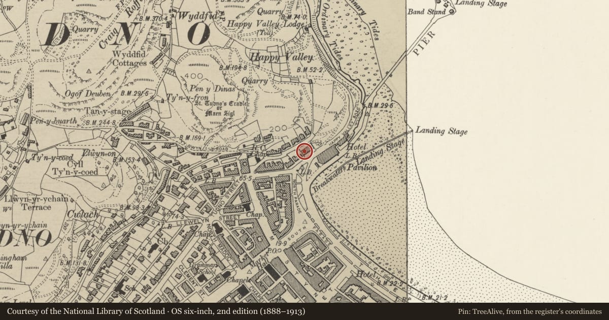 Ordnance Survey six-inch map, 2nd edition (1888–1913) covering the location of Bryn Y Mor Hotel, Llandudno, Conwy, with a pin at the register's coordinates