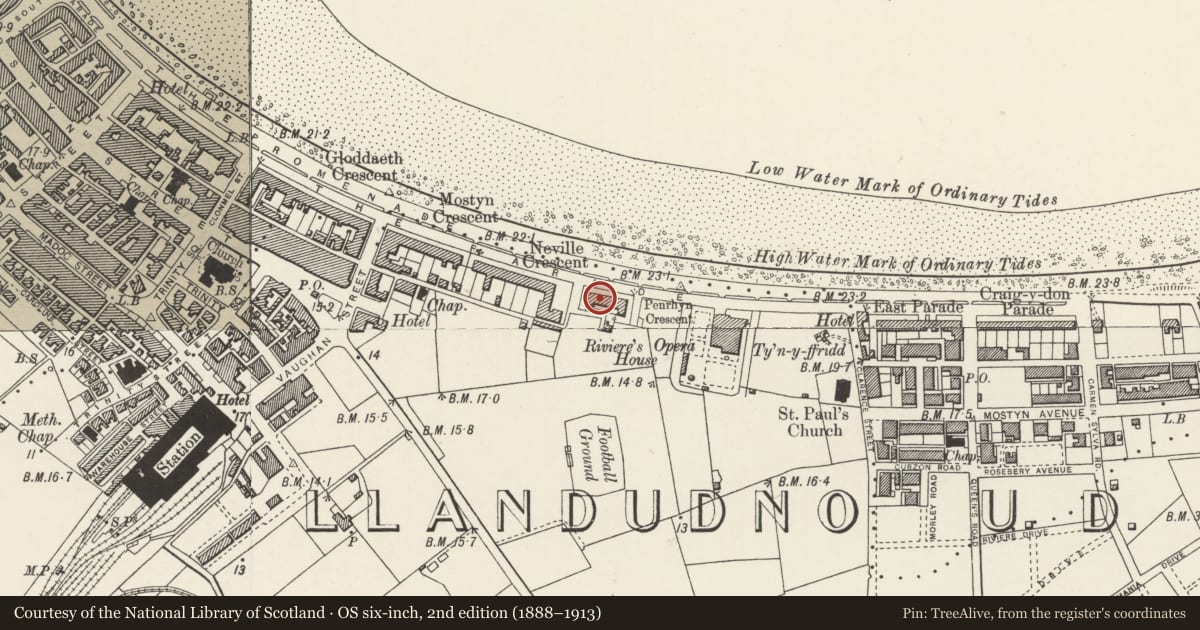 Ordnance Survey six-inch map, 2nd edition (1888–1913) covering the location of Four Oaks Hotel, Nos.1-4 Penrhyn Crescent, Llandudno, Conwy, with a pin at the register's coordinates