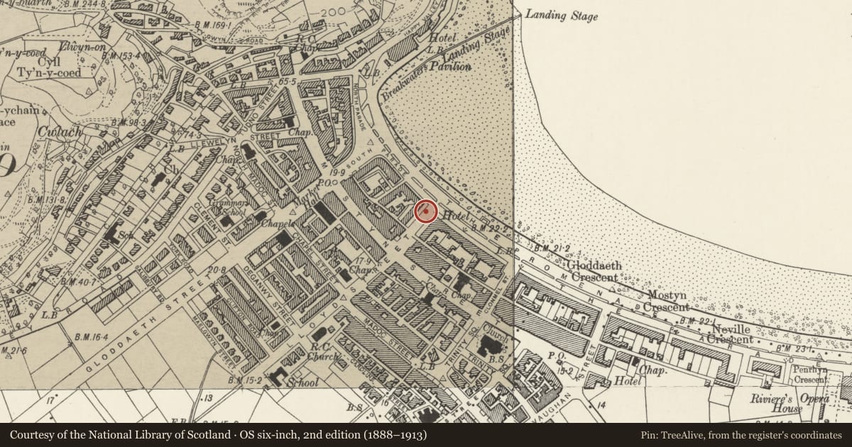 Ordnance Survey six-inch map, 2nd edition (1888–1913) covering the location of Lamp Standard, Llandudno, Conwy, with a pin at the register's coordinates