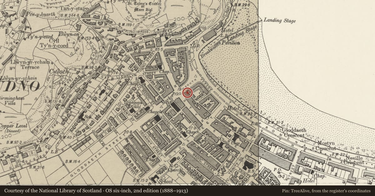 Ordnance Survey six-inch map, 2nd edition (1888–1913) covering the location of 15 South Parade, including Verandah, Llandudno, Conwy, with a pin at the register's coordinates