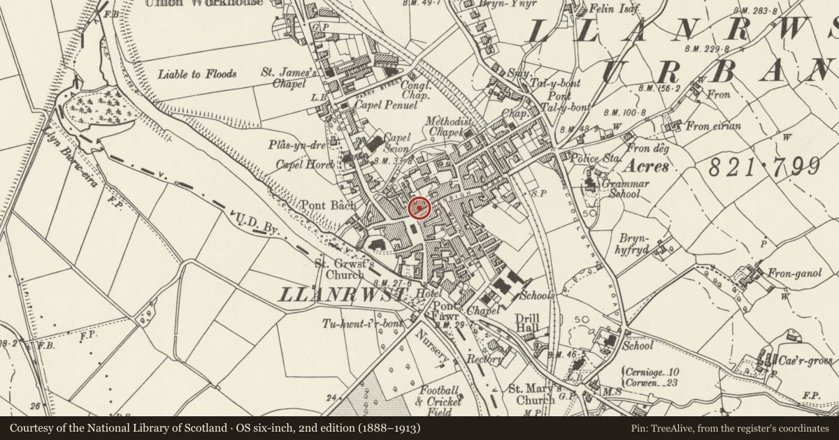 Ordnance Survey six-inch map, 2nd edition (1888–1913) covering the location of The New Inn, Llanrwst, Conwy, with a pin at the register's coordinates