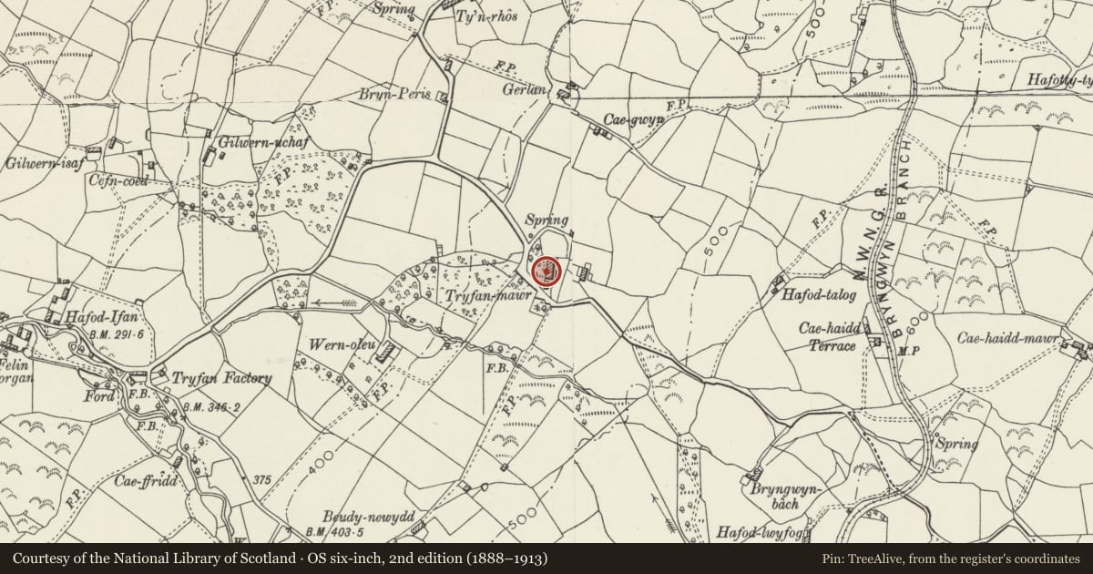 Ordnance Survey six-inch map, 2nd edition (1888–1913) covering the location of Tryfan Mawr, Llandwrog, Gwynedd, with a pin at the register's coordinates