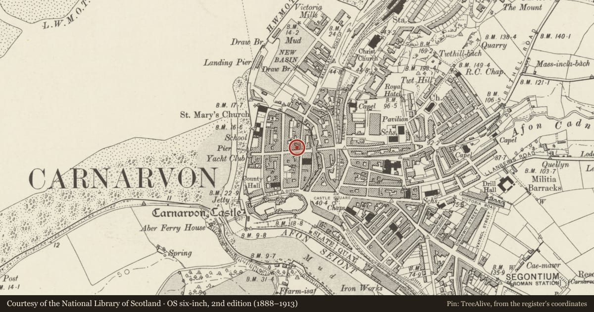 Ordnance Survey six-inch map, 2nd edition (1888–1913) covering the location of 25 High Street, Caernarfon, Gwynedd, with a pin at the register's coordinates