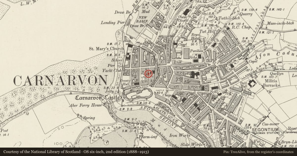 Ordnance Survey six-inch map, 2nd edition (1888–1913) covering the location of Days Gone By Antiques, Caernarfon, Gwynedd, with a pin at the register's coordinates