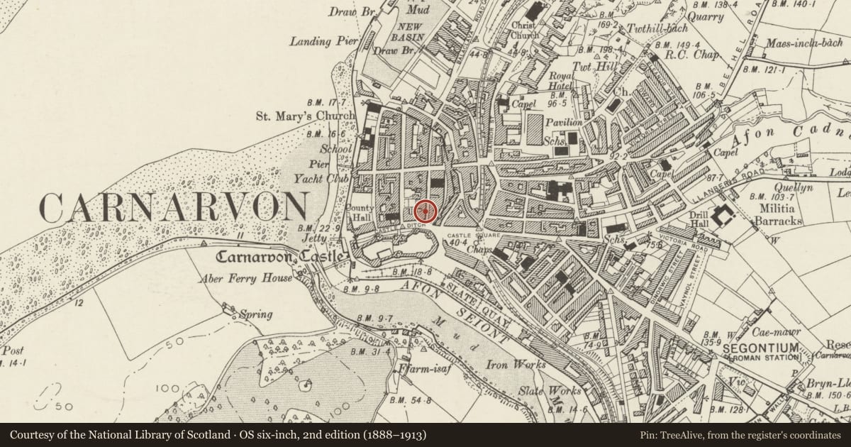 Ordnance Survey six-inch map, 2nd edition (1888–1913) covering the location of 18 Palace Street, Caernarfon, Gwynedd, with a pin at the register's coordinates