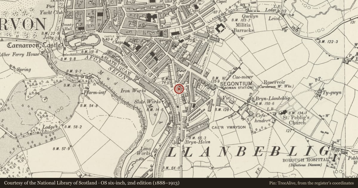 Ordnance Survey six-inch map, 2nd edition (1888–1913) covering the location of Boundary wall, railings and gate to Hendre Gaerog, Caernarfon, Gwynedd, with a pin at the register's coordinates