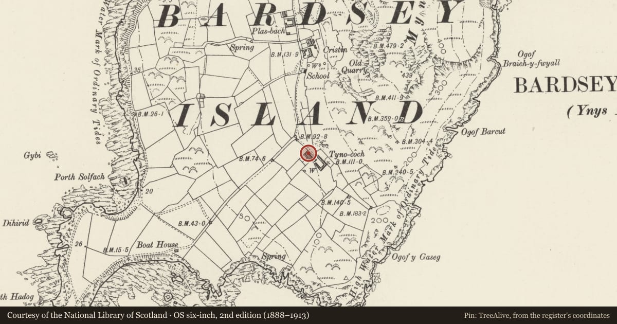 Ordnance Survey six-inch map, 2nd edition (1888–1913) covering the location of Ty Pellaf and Rhedynog Goch, Aberdaron, Gwynedd, with a pin at the register's coordinates