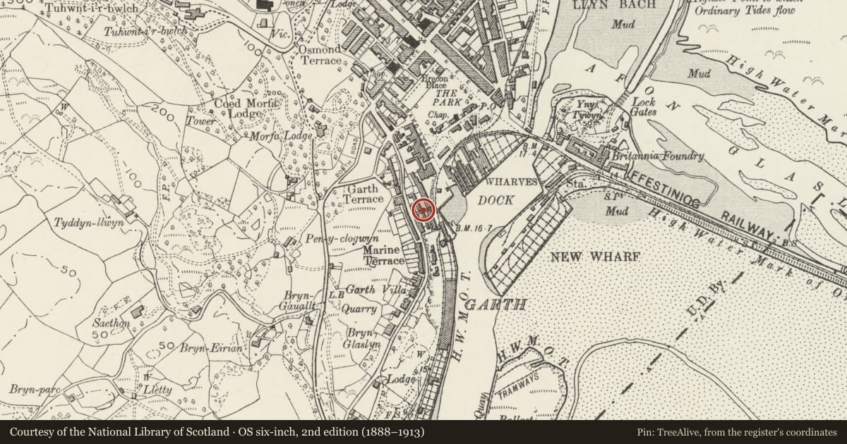 Ordnance Survey six-inch map, 2nd edition (1888–1913) covering the location of Grisiau Mawr (steps between Pencei (Cornhill) and Ffordd Garth), Porthmadog, Gwynedd, with a pin at the register's coordinates