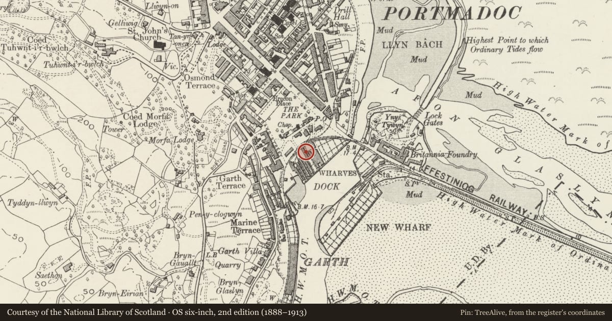 Ordnance Survey six-inch map, 2nd edition (1888–1913) covering the location of Cwrt yr Harbwr, Porthmadog, Gwynedd, with a pin at the register's coordinates