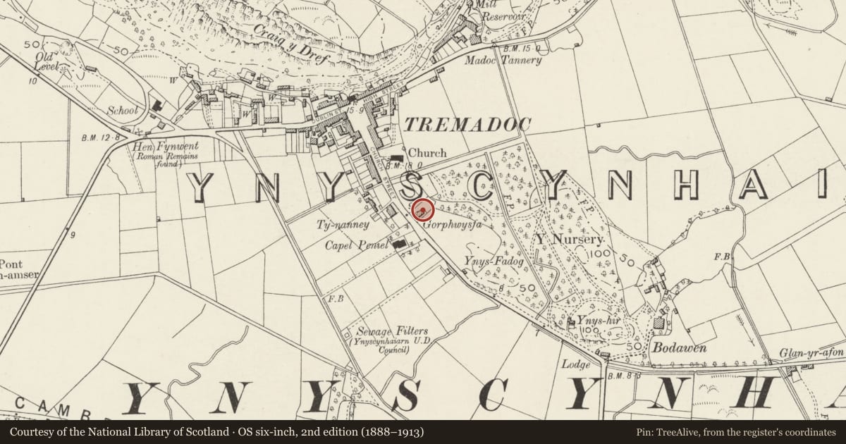 Ordnance Survey six-inch map, 2nd edition (1888–1913) covering the location of Snowdon Lodge, Porthmadog, Gwynedd, with a pin at the register's coordinates