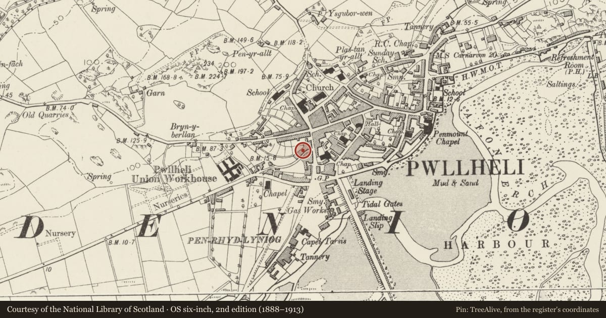 Ordnance Survey six-inch map, 2nd edition (1888–1913) covering the location of 5 Ala Uchaf, Pwllheli, Gwynedd, with a pin at the register's coordinates