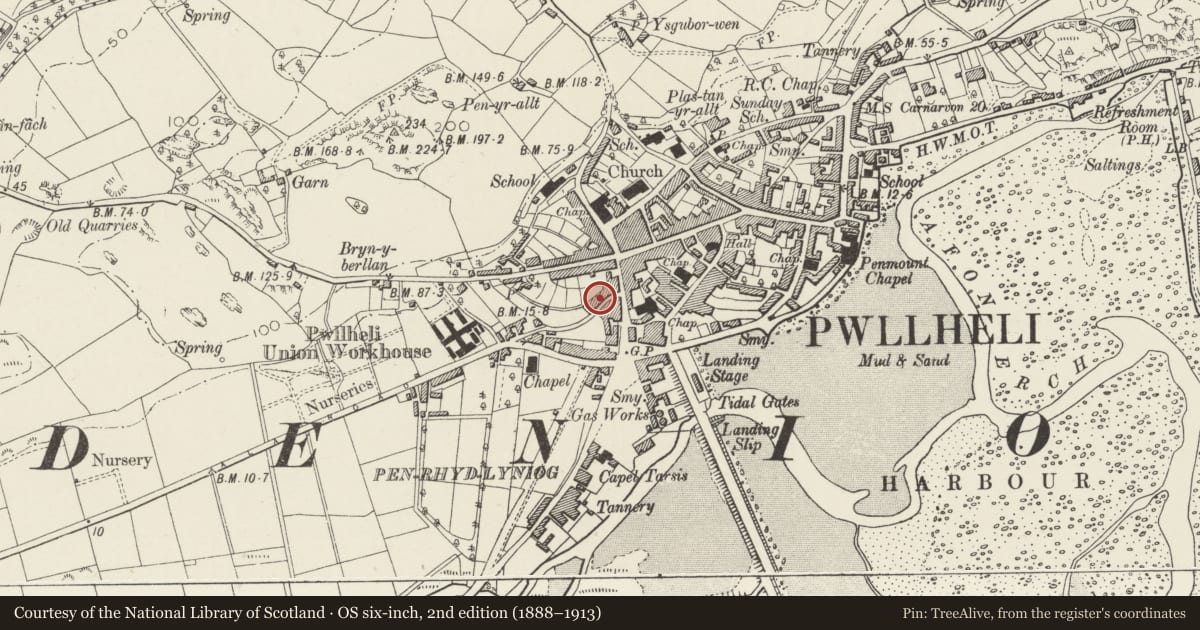 Ordnance Survey six-inch map, 2nd edition (1888–1913) covering the location of 7 Ala Uchaf, Pwllheli, Gwynedd, with a pin at the register's coordinates