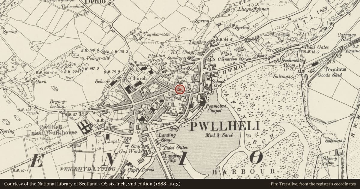Ordnance Survey six-inch map, 2nd edition (1888–1913) covering the location of 35 High Street, Pwllheli, Gwynedd, with a pin at the register's coordinates