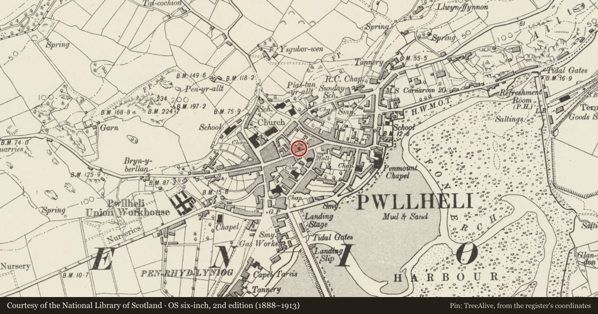 Ordnance Survey six-inch map, 2nd edition (1888–1913) covering the location of Lo-Cost Foodstore, Pwllheli, Gwynedd, with a pin at the register's coordinates