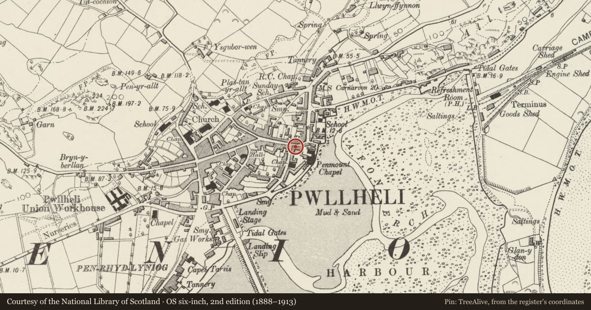 Ordnance Survey six-inch map, 2nd edition (1888–1913) covering the location of 14 High Street, Pwllheli, Gwynedd, with a pin at the register's coordinates