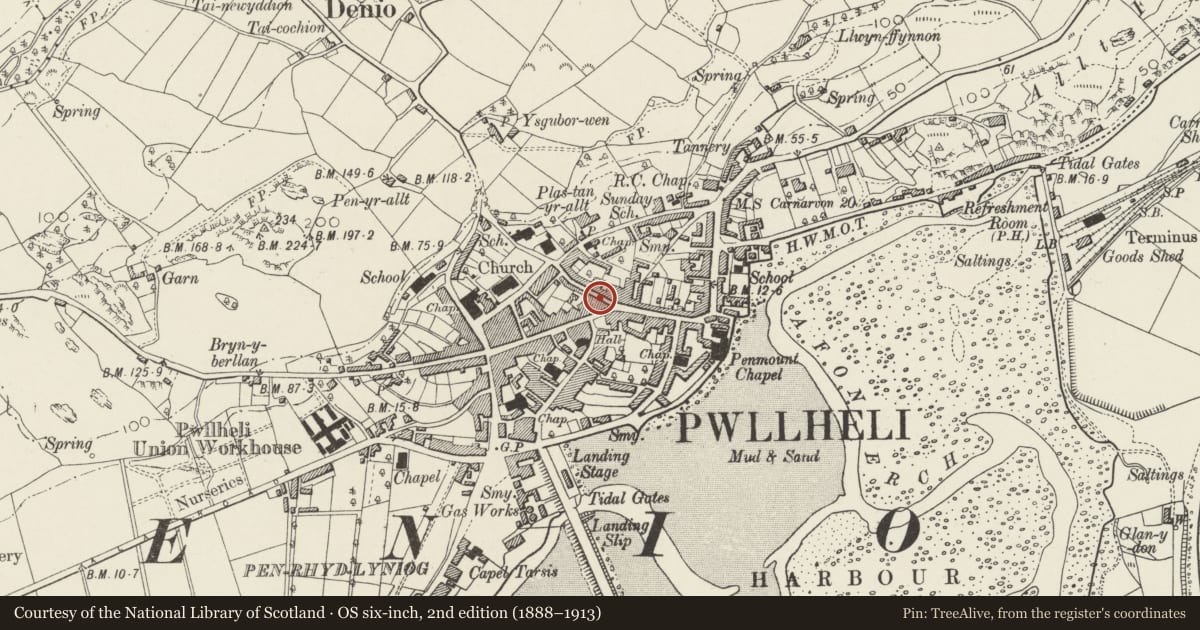 Ordnance Survey six-inch map, 2nd edition (1888–1913) covering the location of 6 Kings Head Street, Pwllheli, Gwynedd, with a pin at the register's coordinates
