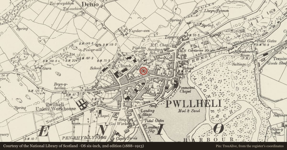 Ordnance Survey six-inch map, 2nd edition (1888–1913) covering the location of 16 Kings Head Street, Pwllheli, Gwynedd, with a pin at the register's coordinates