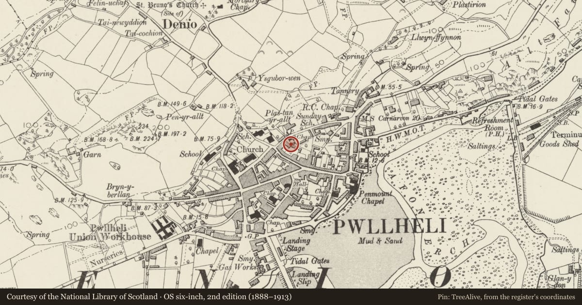 Ordnance Survey six-inch map, 2nd edition (1888–1913) covering the location of 5 Llawr Gors, Pwllheli, Gwynedd, with a pin at the register's coordinates