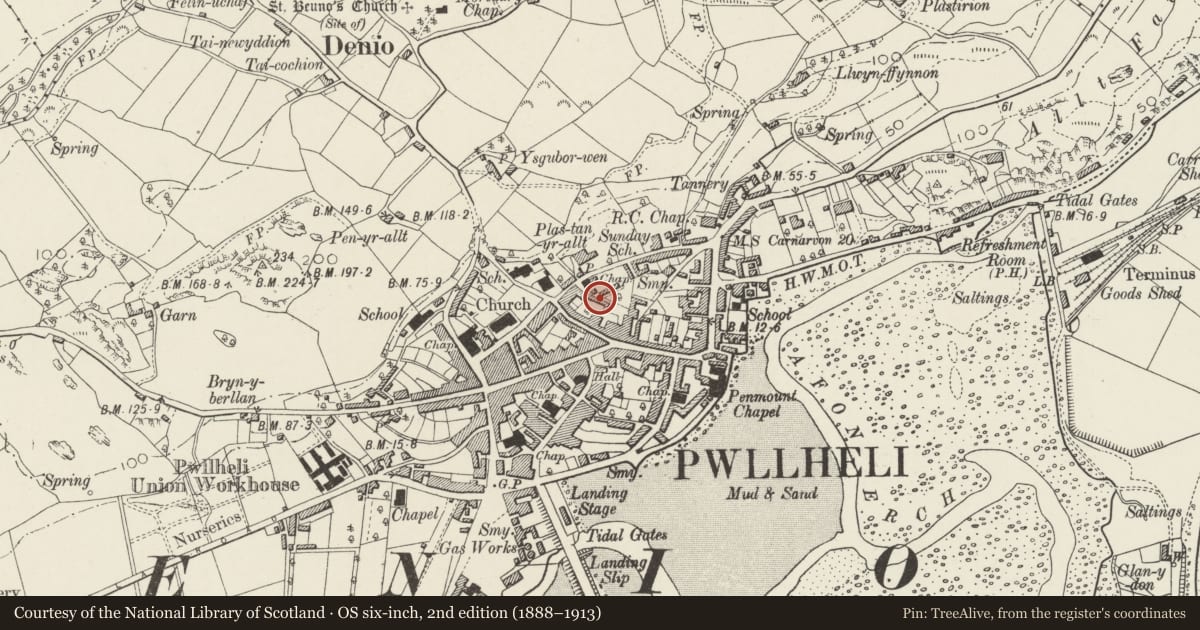 Ordnance Survey six-inch map, 2nd edition (1888–1913) covering the location of 9 Llawr Gors, Pwllheli, Gwynedd, with a pin at the register's coordinates