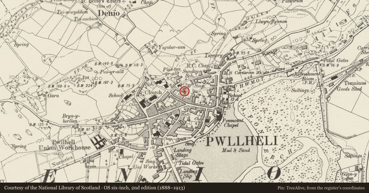 Ordnance Survey six-inch map, 2nd edition (1888–1913) covering the location of 11 Llawr Gors, Pwllheli, Gwynedd, with a pin at the register's coordinates