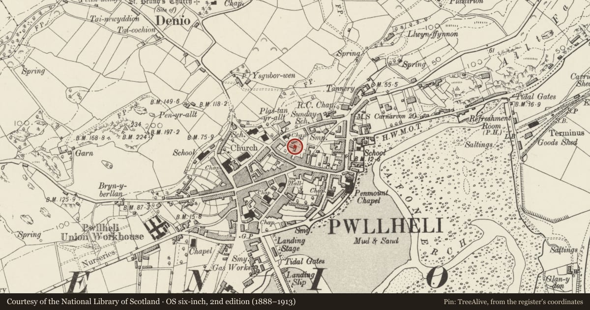 Ordnance Survey six-inch map, 2nd edition (1888–1913) covering the location of 12 Llawr Gors, Pwllheli, Gwynedd, with a pin at the register's coordinates