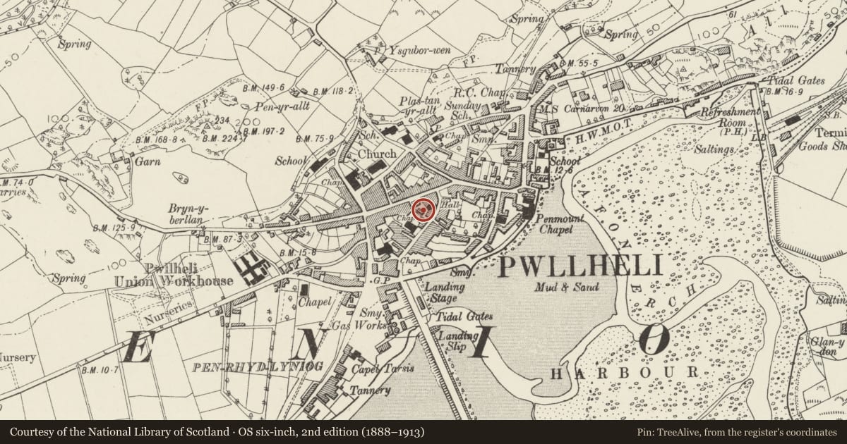 Ordnance Survey six-inch map, 2nd edition (1888–1913) covering the location of 5 Market Square, Pwllheli, Gwynedd, with a pin at the register's coordinates