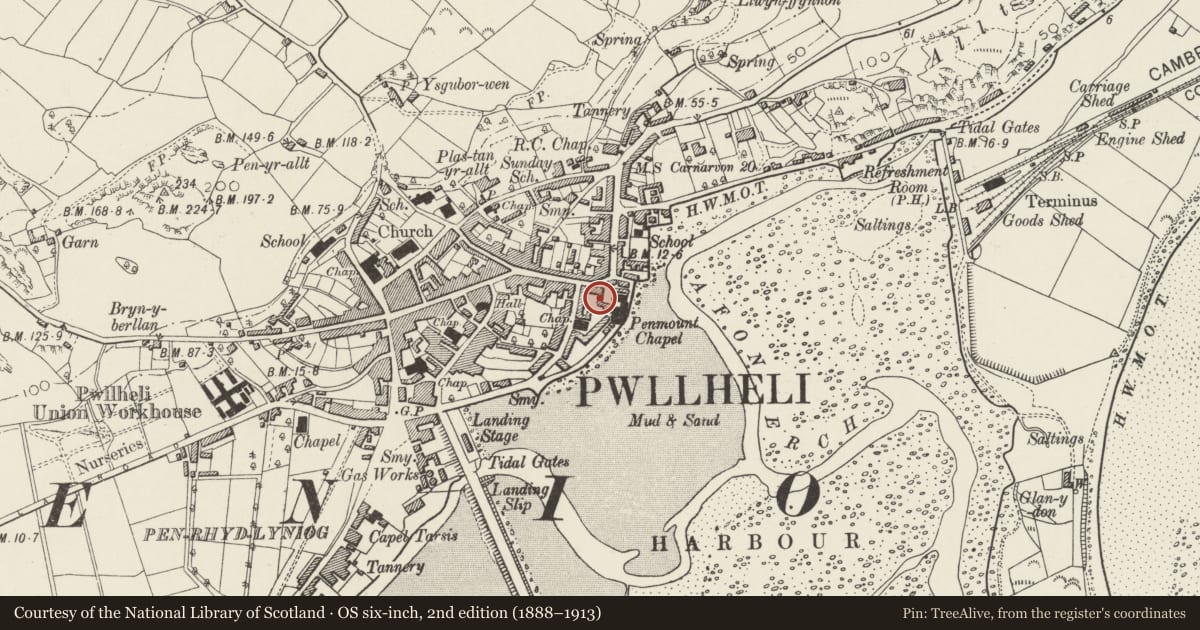 Ordnance Survey six-inch map, 2nd edition (1888–1913) covering the location of 3 Penmount Square, Pwllheli, Gwynedd, with a pin at the register's coordinates