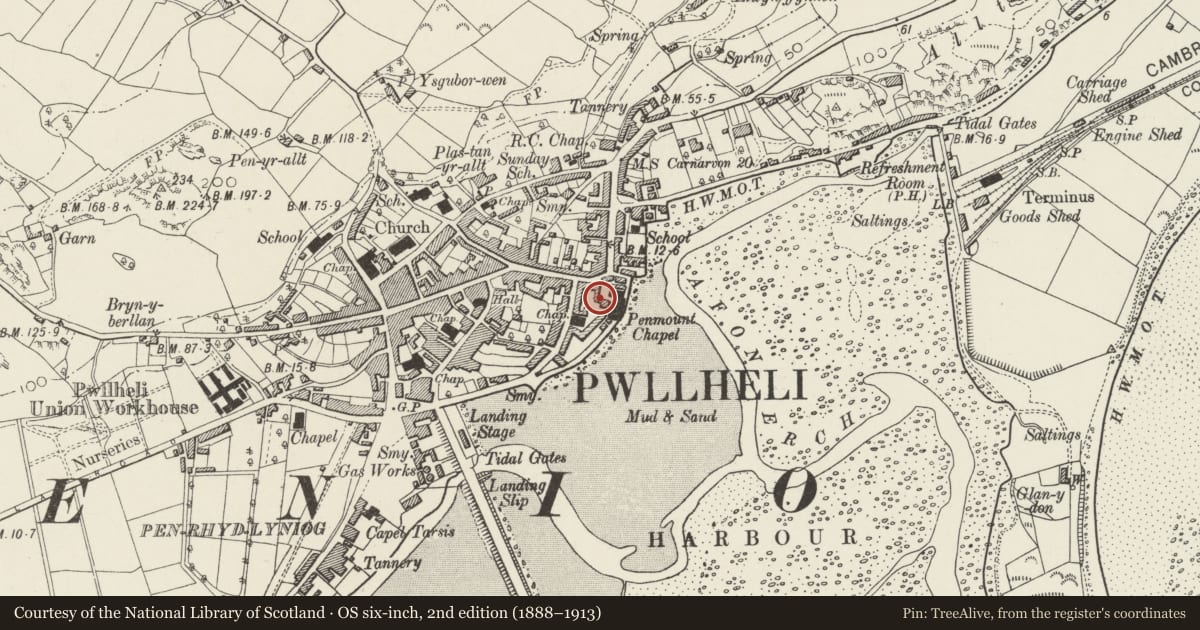 Ordnance Survey six-inch map, 2nd edition (1888–1913) covering the location of 4 Penmount Square, Pwllheli, Gwynedd, with a pin at the register's coordinates