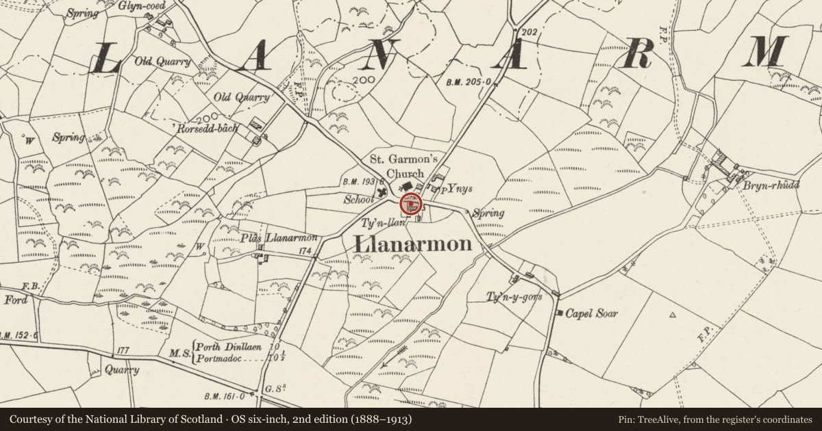 Ordnance Survey six-inch map, 2nd edition (1888–1913) covering the location of Cowhouse and Farm Range W of Ty'n-llan, Llanystumdwy, Gwynedd, with a pin at the register's coordinates
