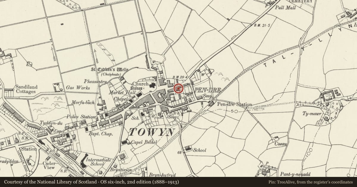Ordnance Survey six-inch map, 2nd edition (1888–1913) covering the location of 6 Maengwyn Street, Tywyn, Gwynedd, with a pin at the register's coordinates